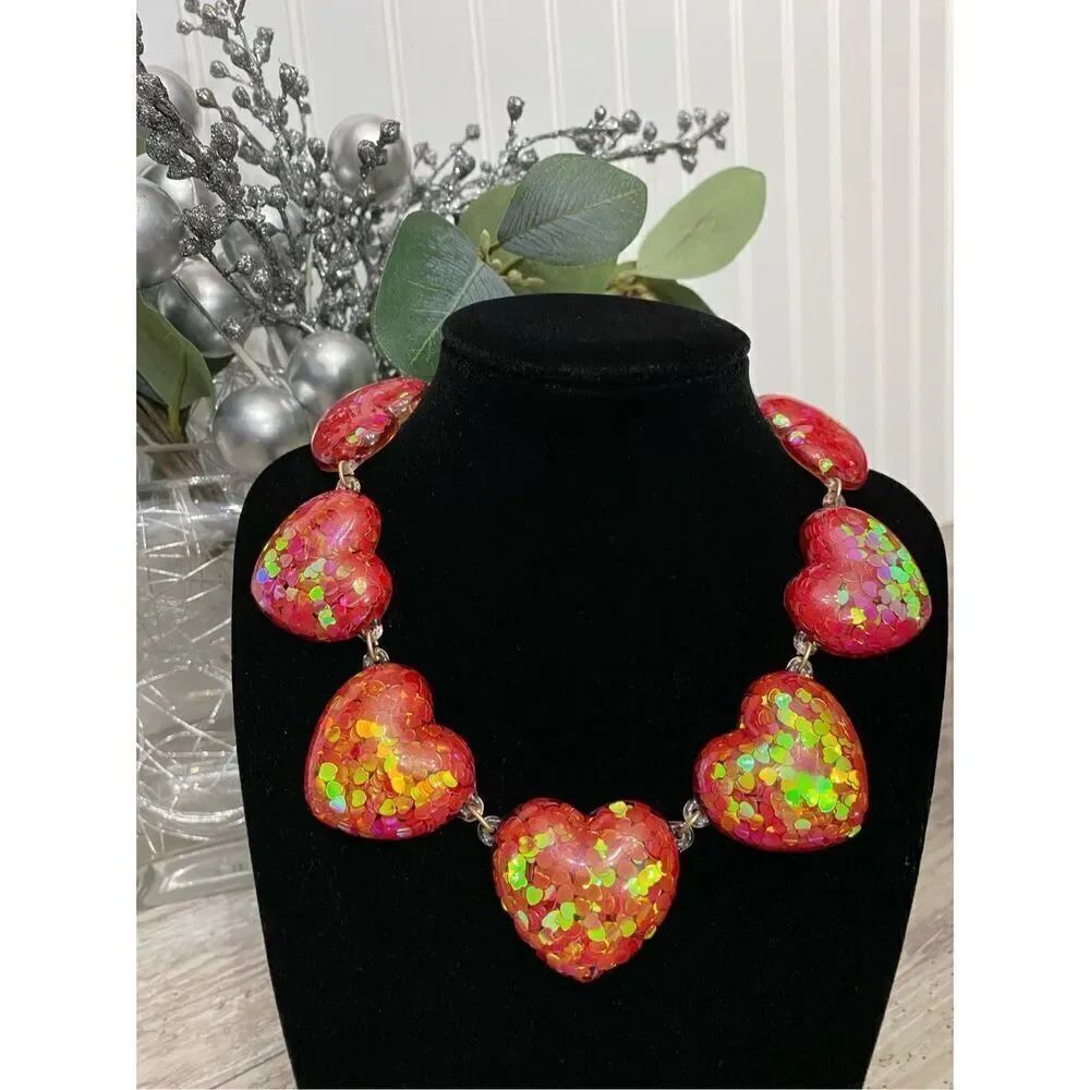 Urban Outfitters Confetti Hearts Acrylic Necklace ❤️